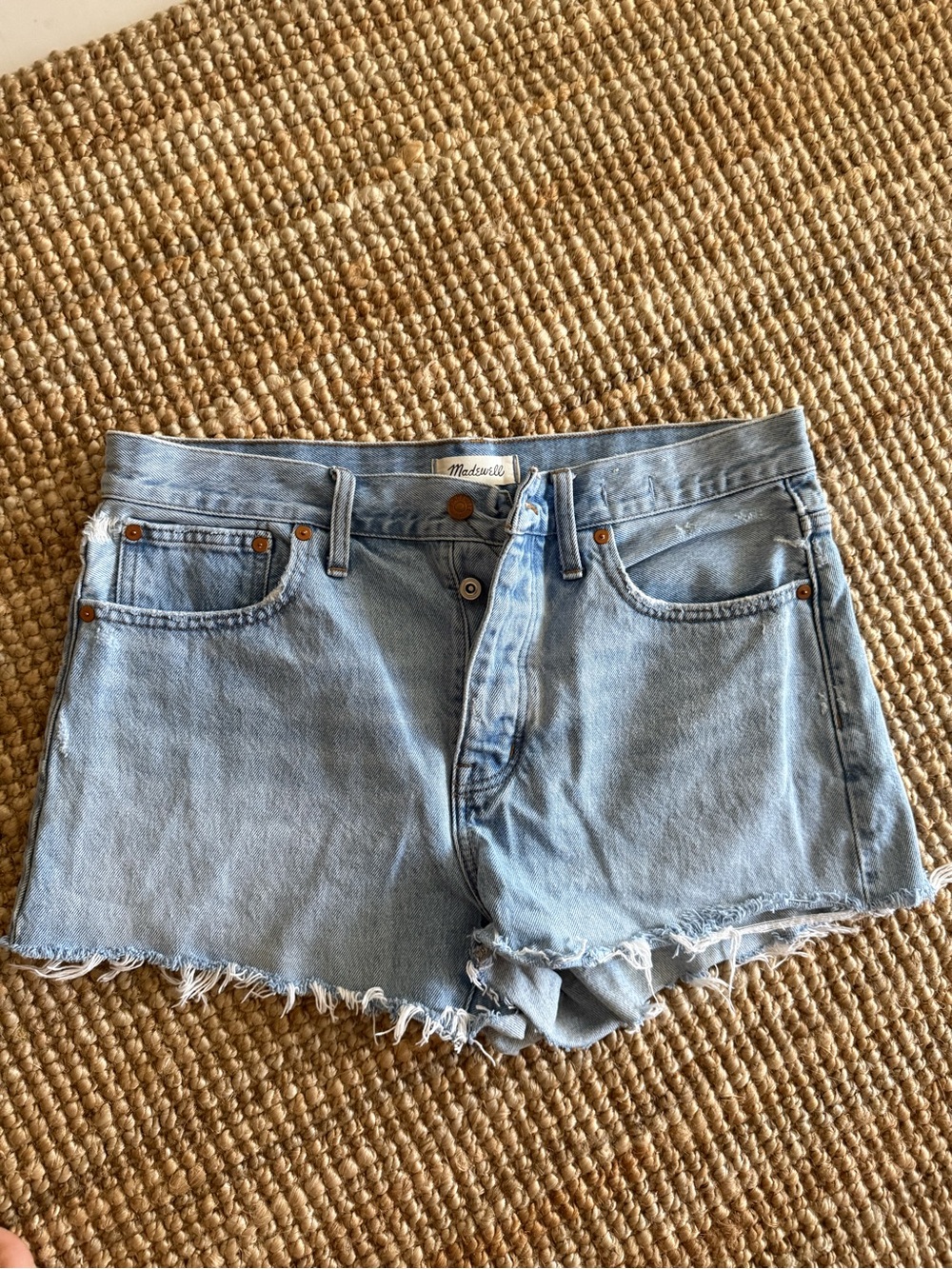 Madewell Relaxed denim shorts like new without tags. Size 29- cedarcroft wash.